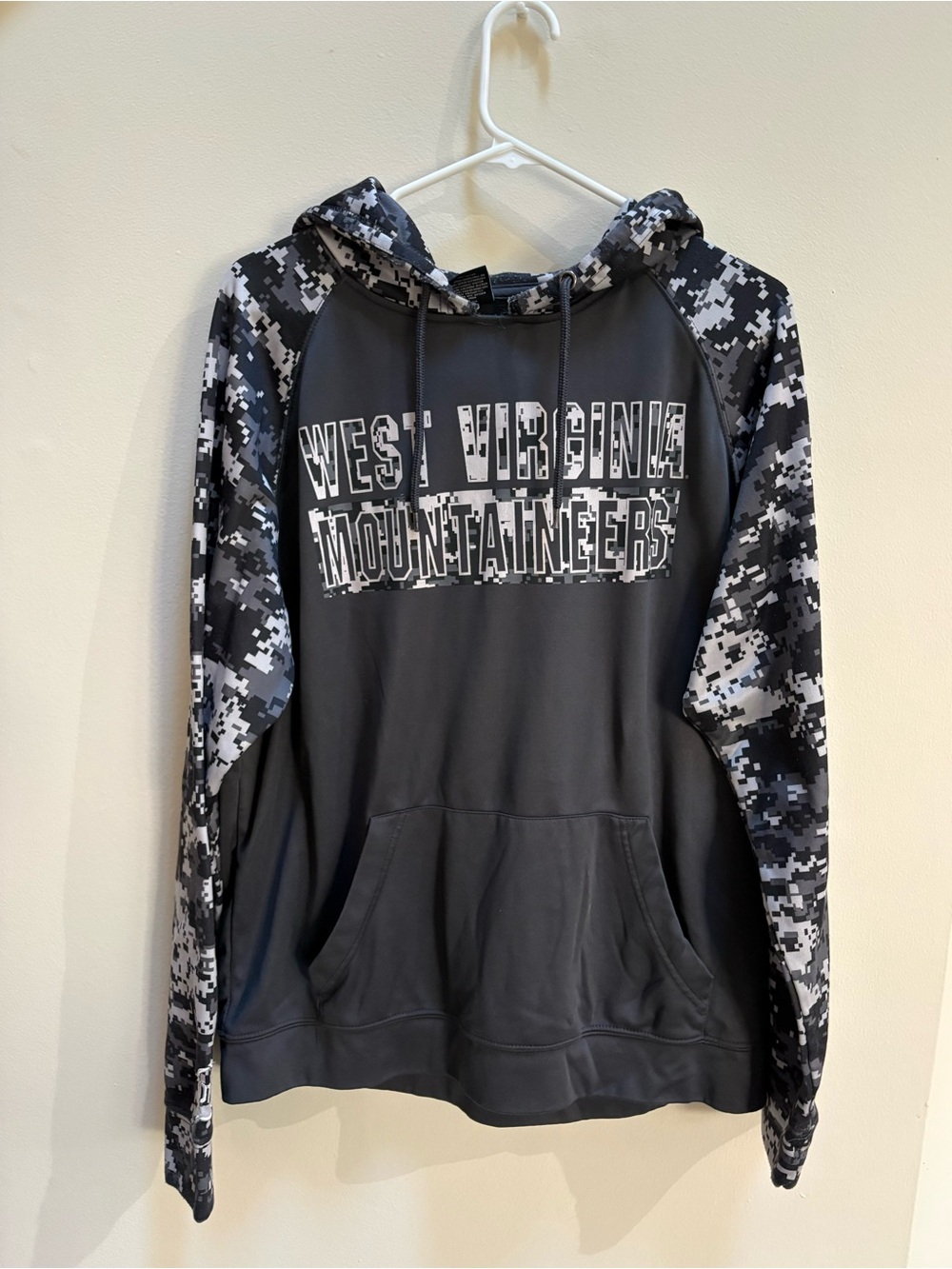 Colosseum Black & Gray Digital Camo Pullover Hoodie